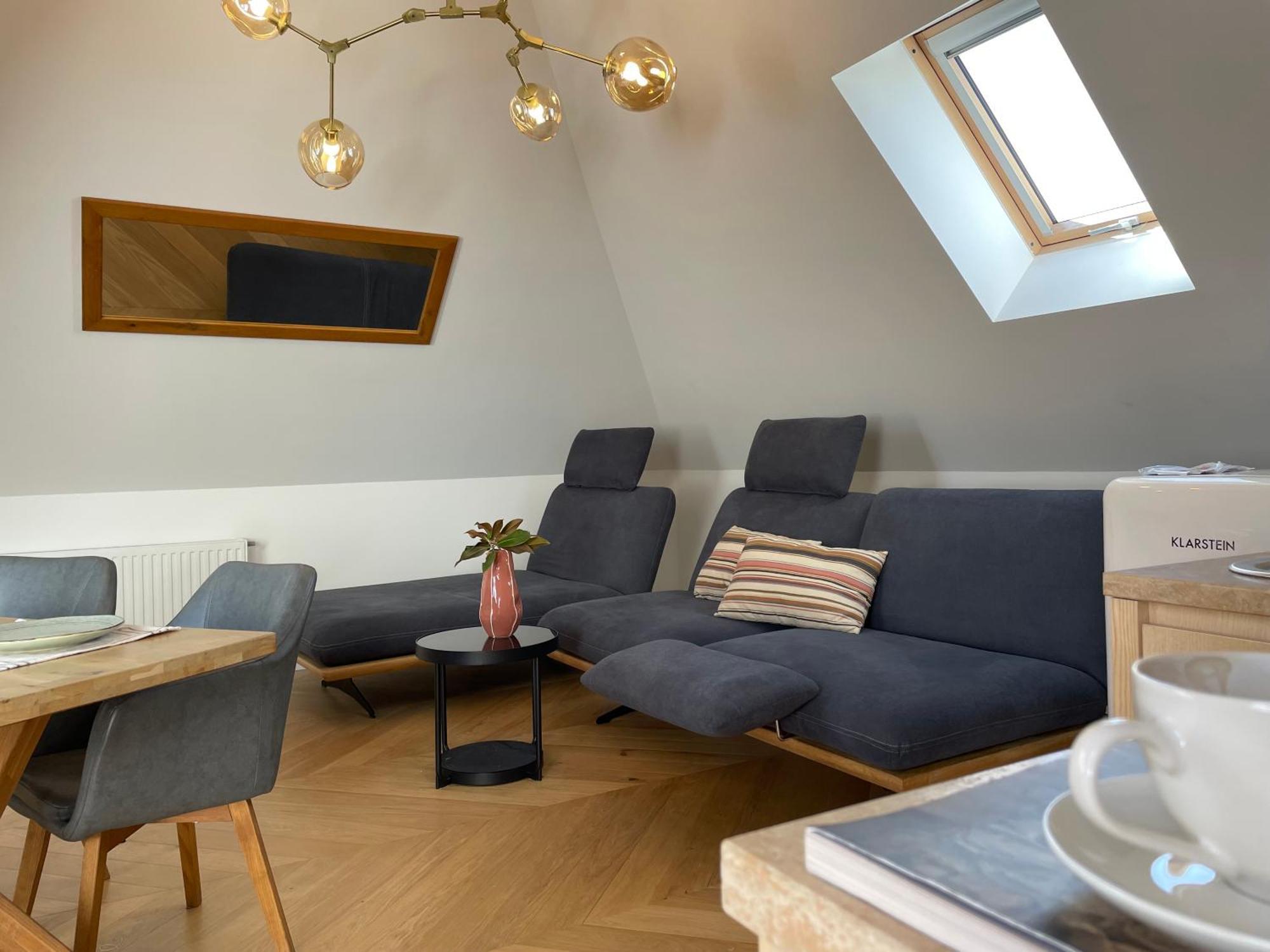 Frida Apartman, Exkluziv Varpanoramaval, A Belvaros Sziveben, Ingyenes Parkolassal Veszprém Esterno foto