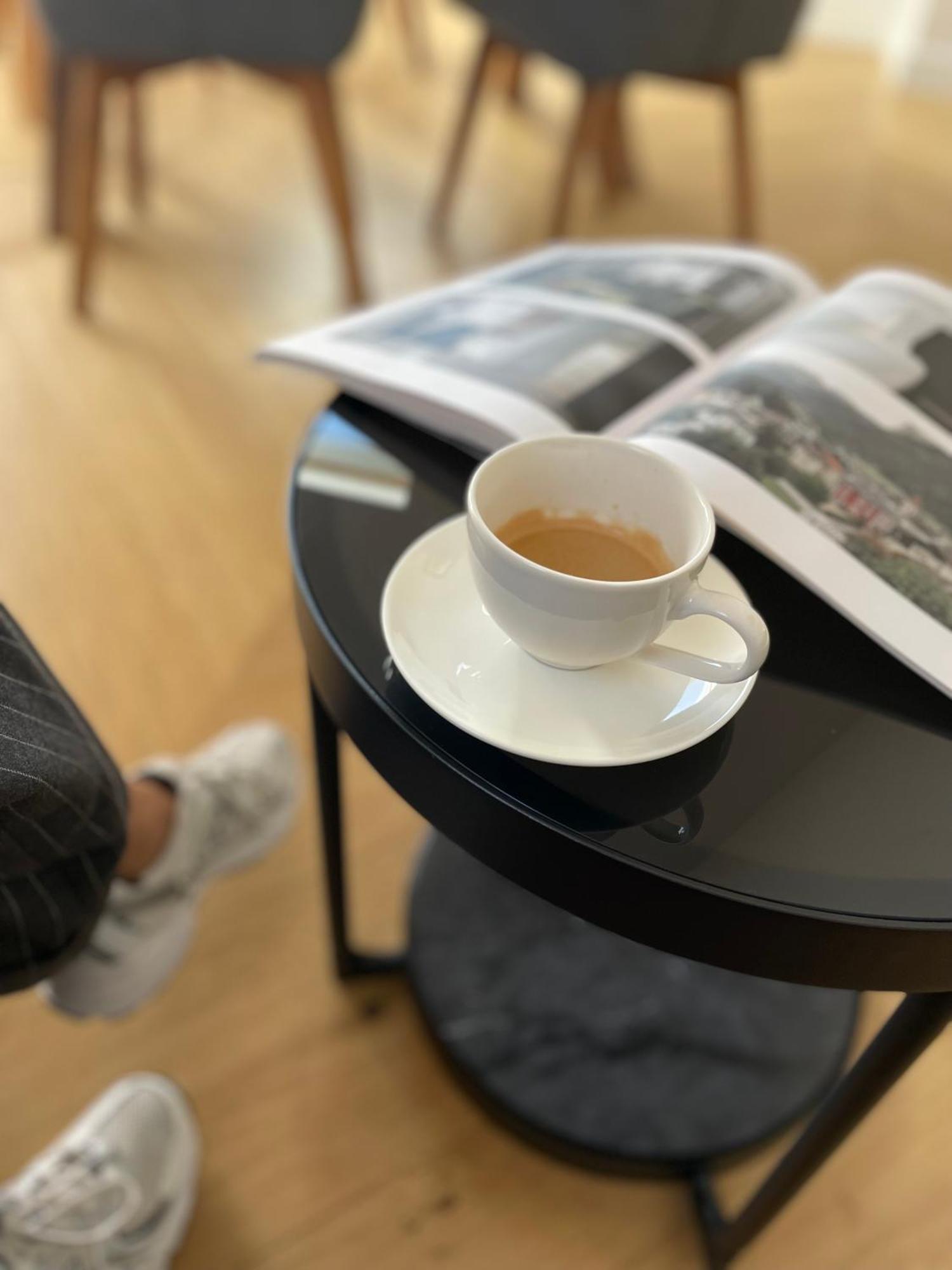 Frida Apartman, Exkluziv Varpanoramaval, A Belvaros Sziveben, Ingyenes Parkolassal Veszprém Esterno foto